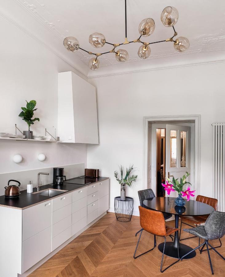 Mn6 Luxury Suites By Adrez Praag Buitenkant foto