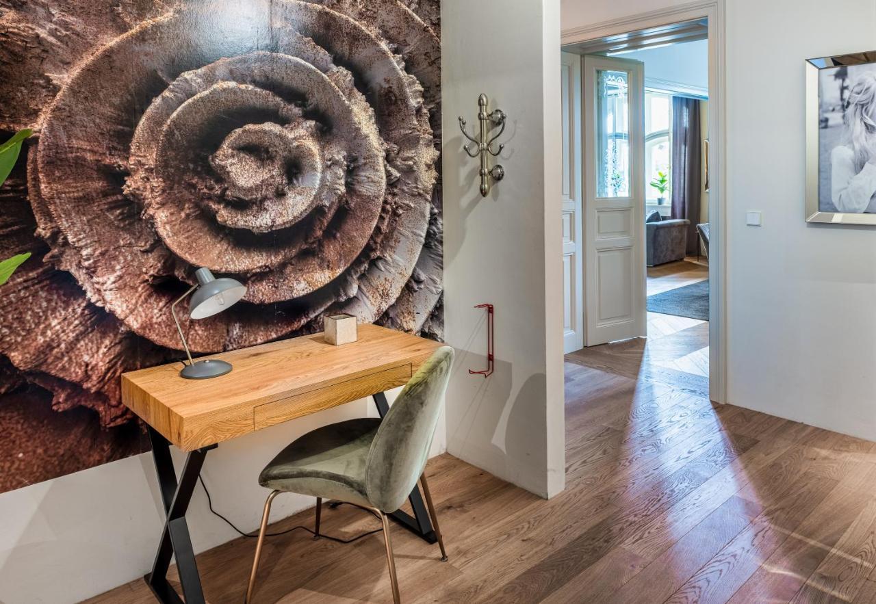 Mn6 Luxury Suites By Adrez Praag Buitenkant foto